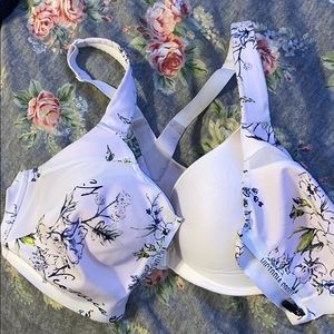 34DD VS sports bra with front clasp/ zipper